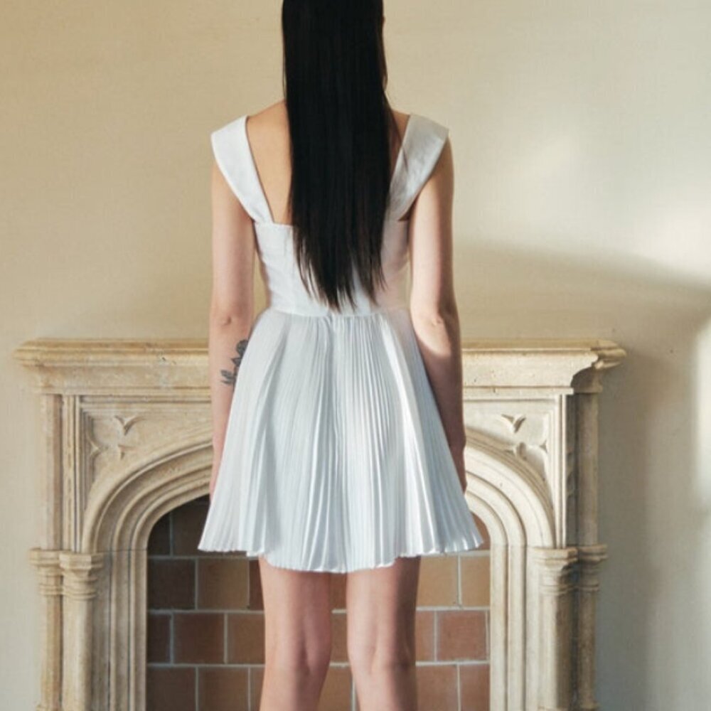 Nwt Maison Amory The Lovely White Pleated Mini Dress Size Xl — image 3 of 8